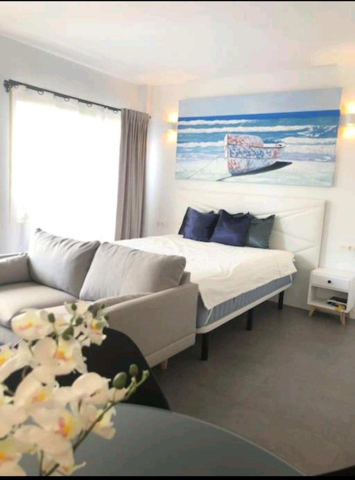 Modern Beachside Apartamento